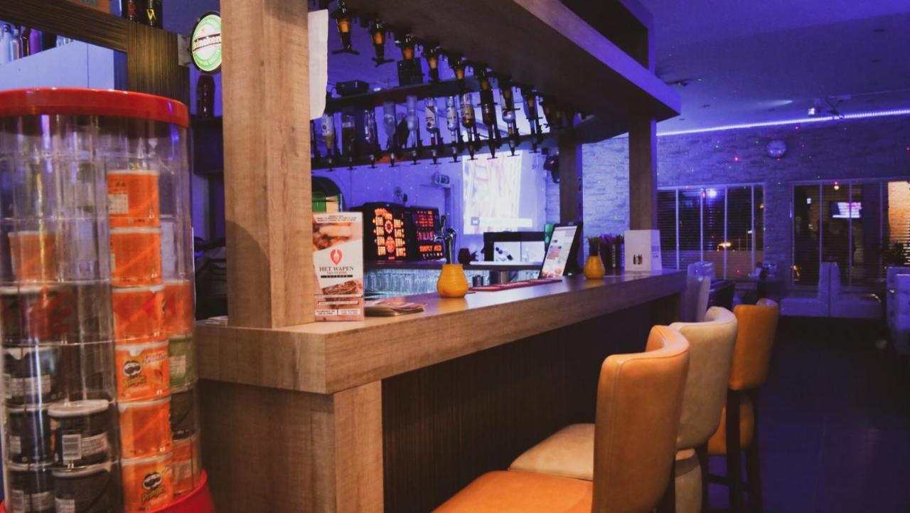 Auberge de jeunesse Het Wapen Van Pernis Extérieur photo